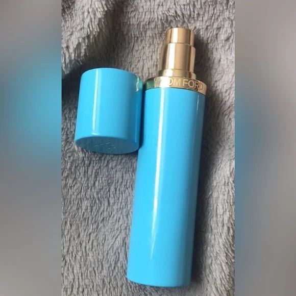 TOM FORD Light Blue and Gold Perfume Atomizer, with Elizabeth & James Perfume - Picture 1 of 5
